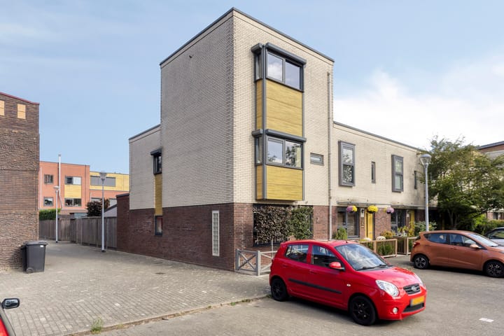 Stadhouderspoort 2 in Nieuw-Vennep foto