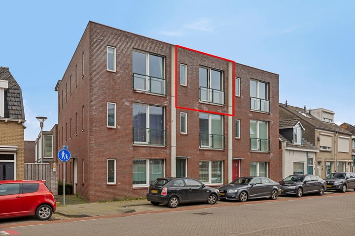Staringhof 19 in Tilburg foto