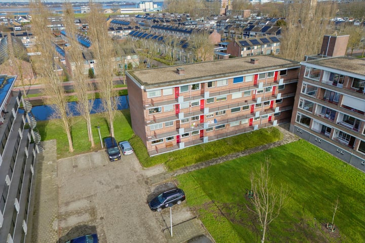 Staringlaan 104 in Papendrecht foto