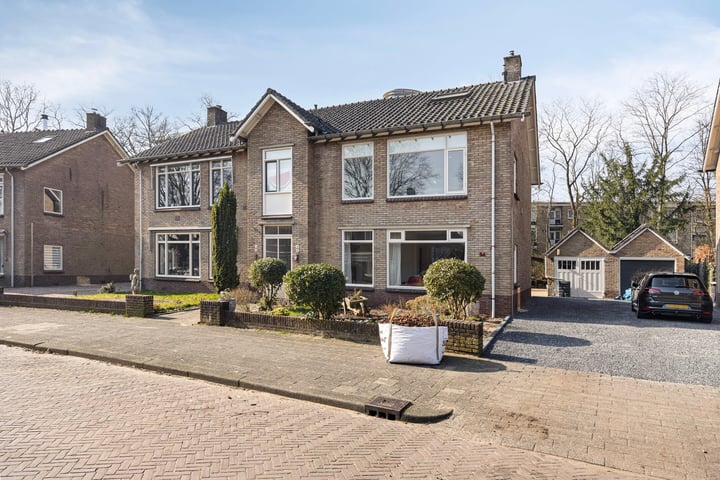 Staringlaan 34 in Apeldoorn foto