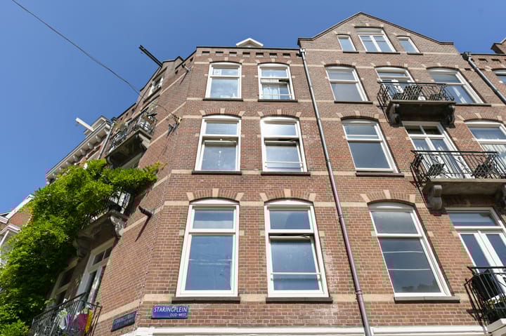 Staringplein 1-2 in Amsterdam foto