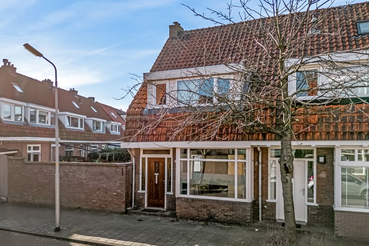 Starrebosstraat 1 in Velsen-Noord foto