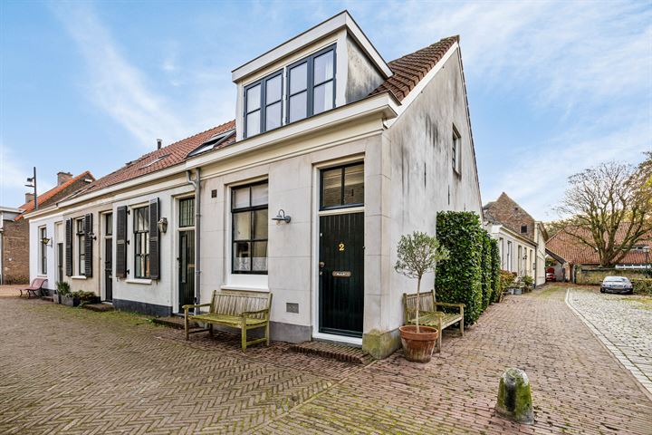 Statiestraat 2 in Zaltbommel foto