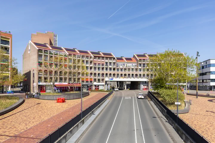 Stationsplein 14 in Helmond foto
