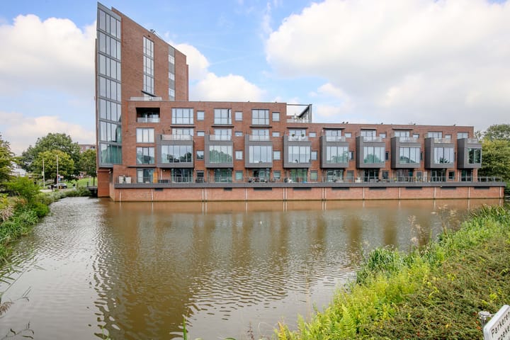 Stationsplein 20 in Nieuwerkerk aan den IJssel foto