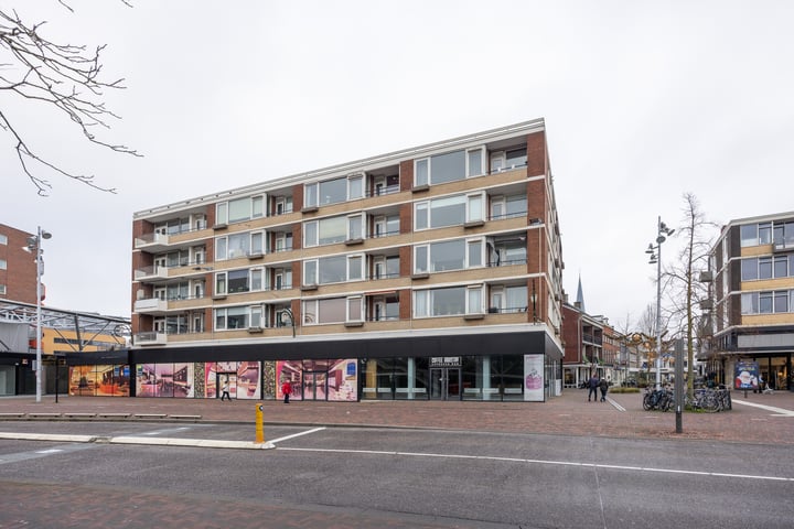 Stationsplein 21 in Hengelo foto