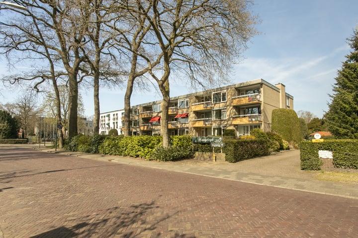 Stationsplein 54 in Baarn foto