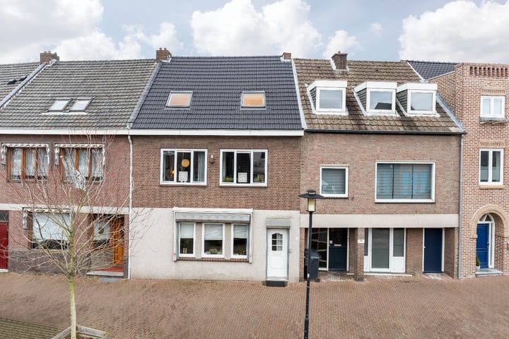 Stationsstraat 111 in Elsloo foto