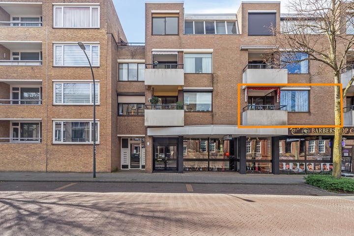 Stationsstraat 138 in Waalwijk foto