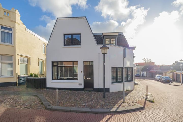 Stationsstraat 2 in Zandvoort foto