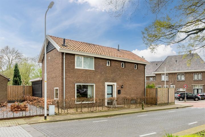 Stationsstraat 2 in Lievelde foto