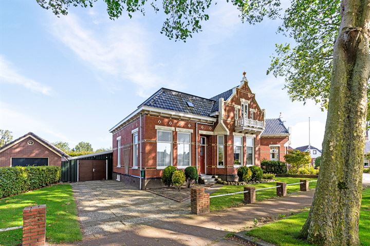 Stationsstraat 2 in Uithuizermeeden foto