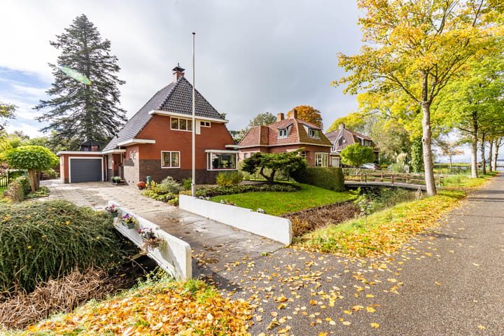 Stationsstraat 5 in Sauwerd foto