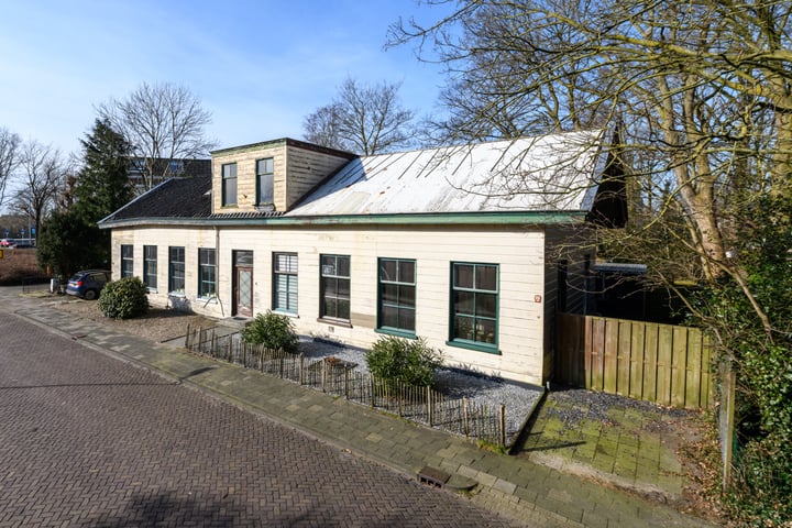 Stationsstraat 8 in Heerenveen foto
