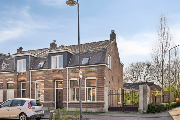 Stationsstraat 9 in Rijen foto