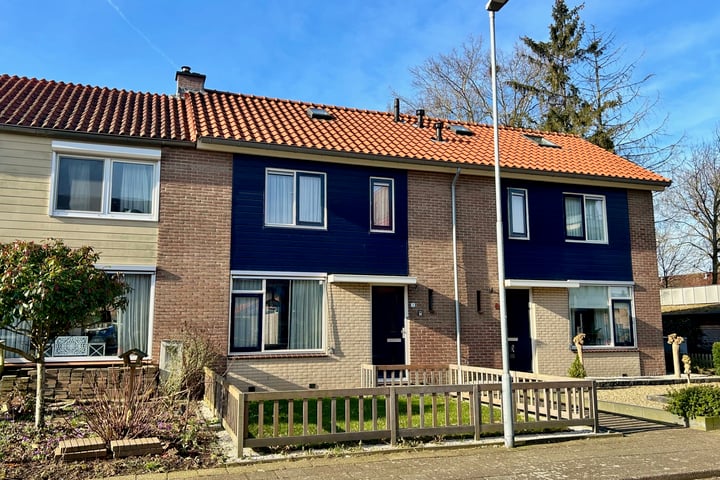 Stationsweg 11 in Oldebroek foto