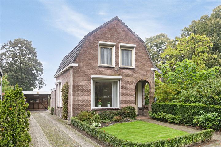 Stationsweg 17 in Wijhe foto