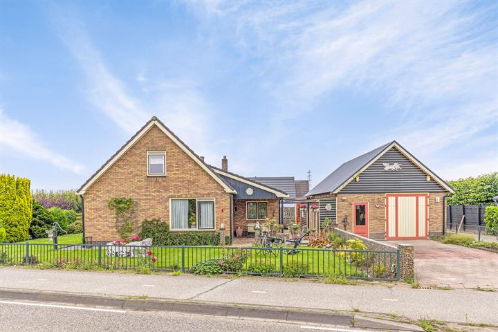 Stationsweg 8 in Echteld foto