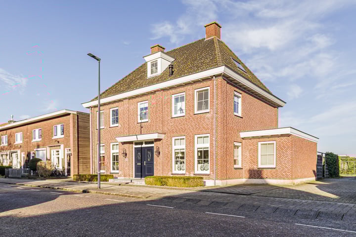 Steenenstraat 11 in Oud-Beijerland foto
