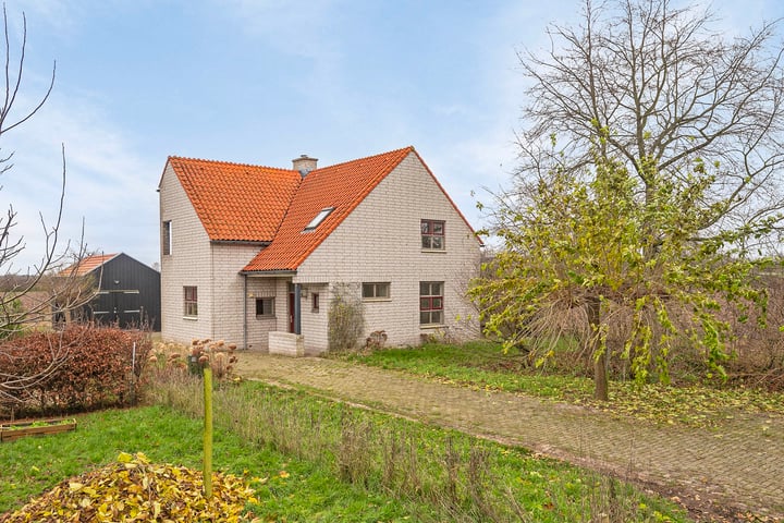 Steenheuvelsestraat 2 in Leuth foto