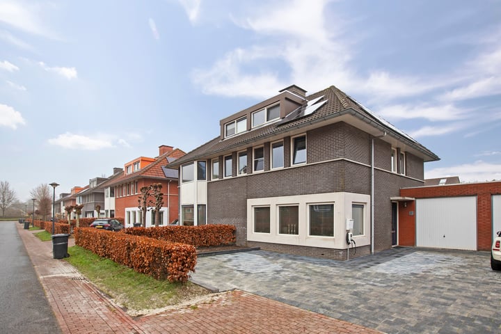 Steenhuislaan 20 in Leek foto