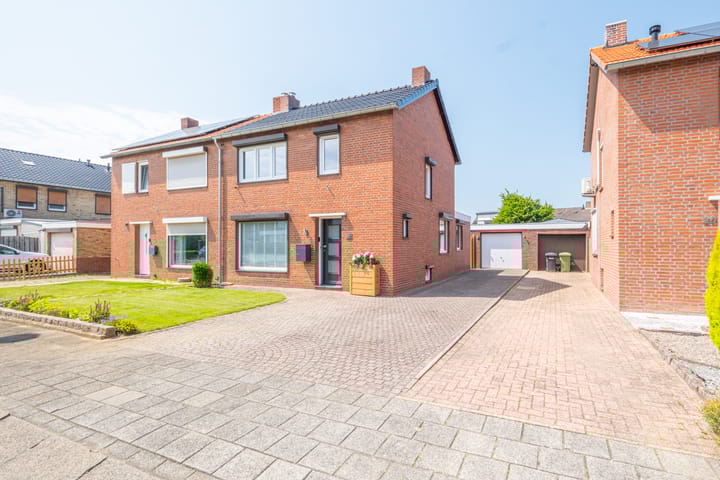 Steenstraat 22 in Maasbracht