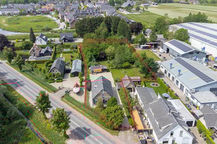 Steenweg 11 in Waardenburg foto