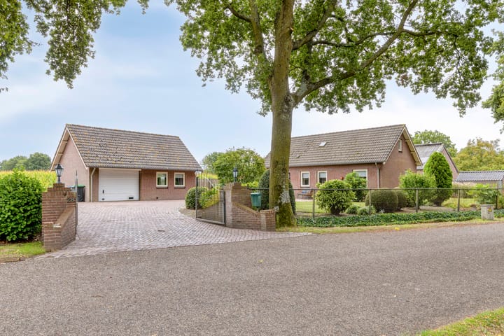 Steeuwichtweg 28 in Uden foto