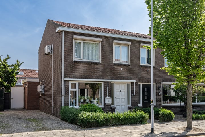 Steneweg 51 in Middelharnis foto