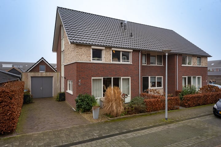 Sterrebos 6 in Oldebroek foto