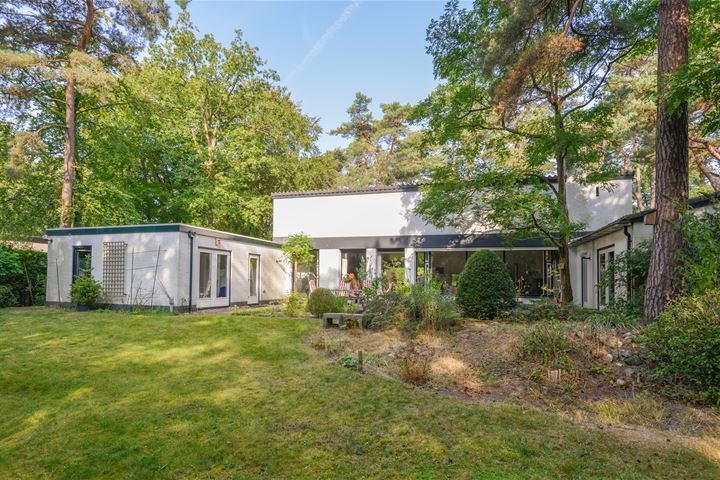 Sterreboslaan 11 in Huizen foto