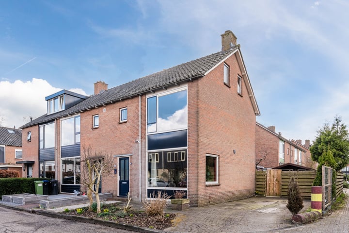 Steven van Rumelaerstraat 16 in Mijdrecht foto