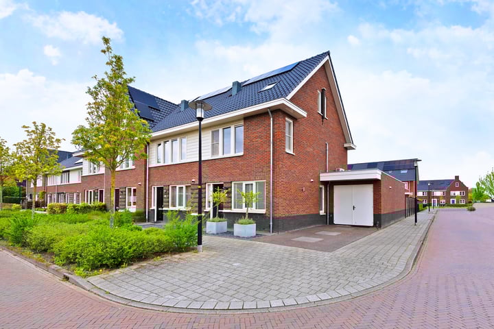 Stienstrastraat 1 in Nijkerkerveen foto