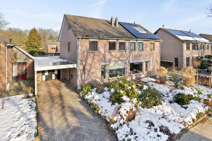 Stinsenweg 68 in Roden foto