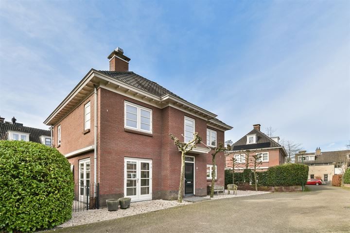 Stinzenlaan Zuid 261 in Breukelen foto
