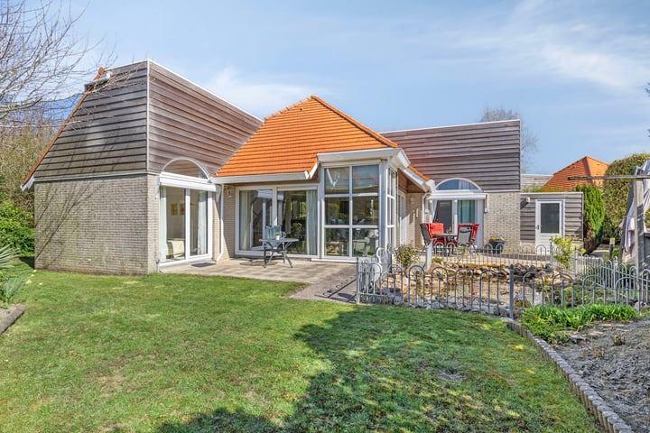 Stormvogel 24 in Zoutelande foto