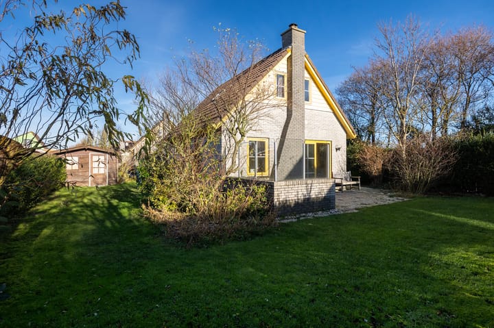 Strandslag 136 in Julianadorp foto