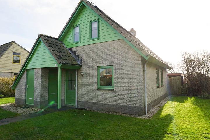 Strandslag 19 in Julianadorp foto