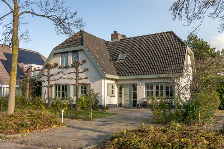 Strausslaan 1 in Barendrecht foto