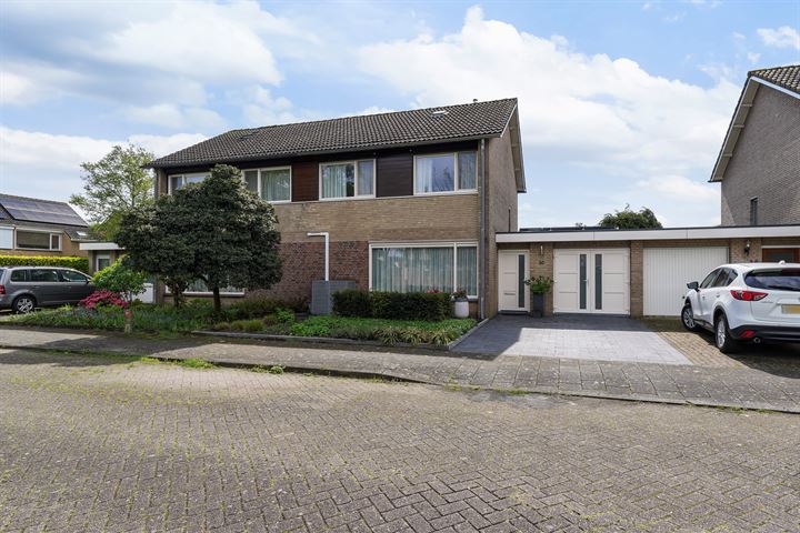 Strausslaan 30 in Vlijmen foto