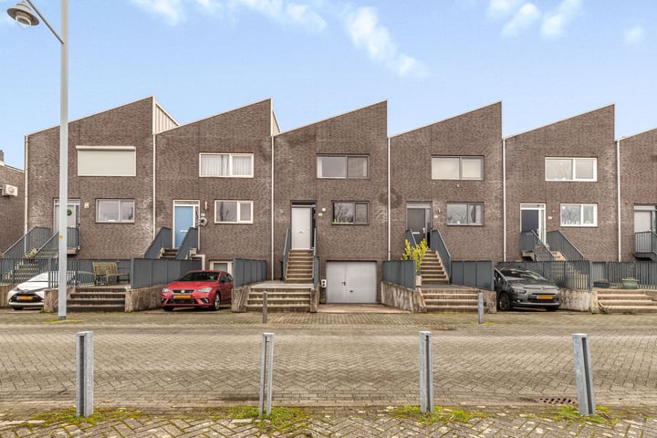 Strausslaan 35 in Nieuw-Vennep foto