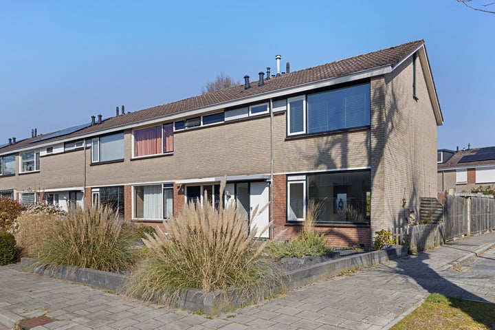 Strauszstraat 37 in Almelo