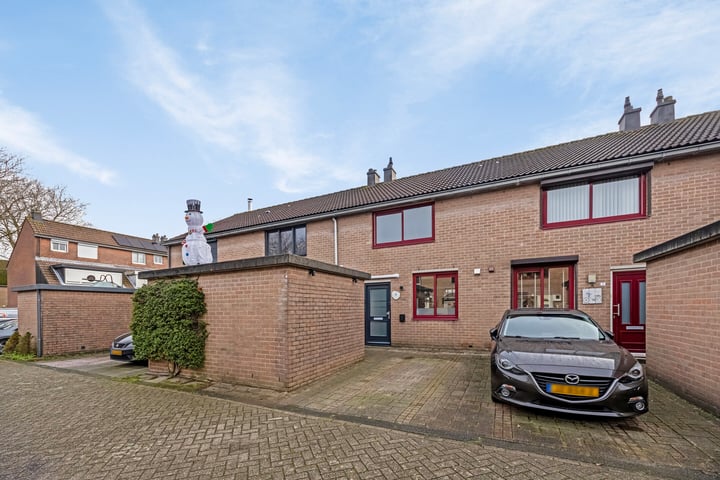 Strawinskystraat 5 in Spijkenisse foto