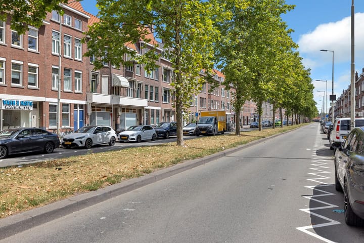 Strevelsweg 134A in Rotterdam foto