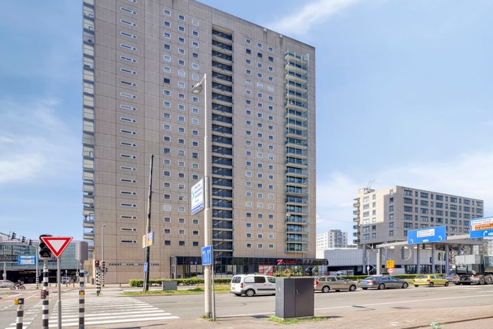 Strevelsweg 667 in Rotterdam foto