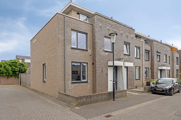Strohuls 105 in Asten