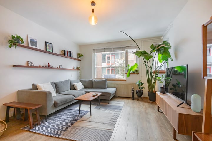 Sumatrastraat 123B in Amsterdam foto