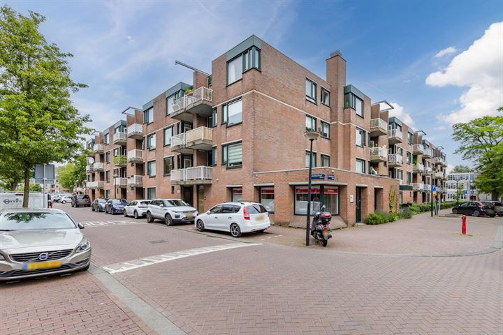 Sumatrastraat 125B in Amsterdam foto