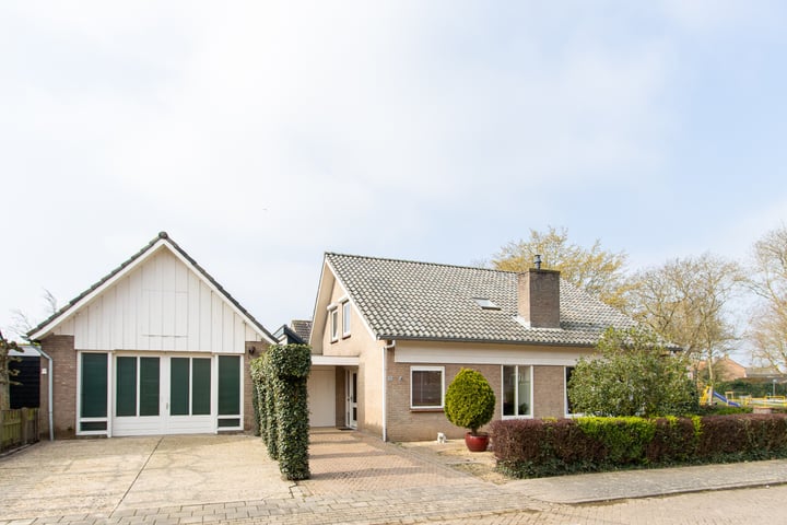 Susterenhof 25 in Genderen foto
