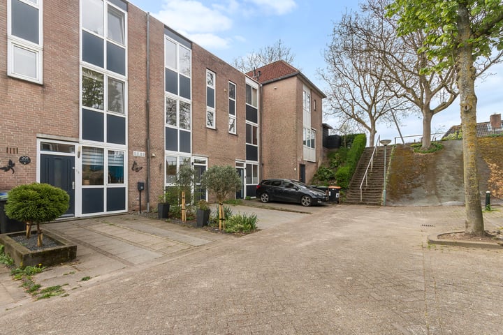 Suze Groeneweg-erf 290 in Dordrecht
